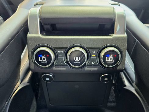 Used 2018 Land Rover Discovery HSE Luxury AWD/4WD image 56