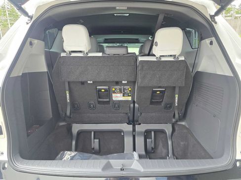 Used 2024 Toyota Sienna XSE AWD/4WD image 14