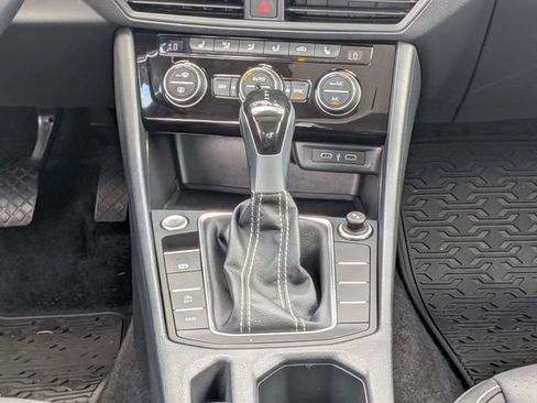 Certified 2023 Volkswagen Jetta SE FWD image 19