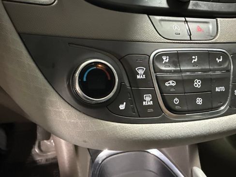 Used 2024 Chevrolet Malibu LT FWD image 22