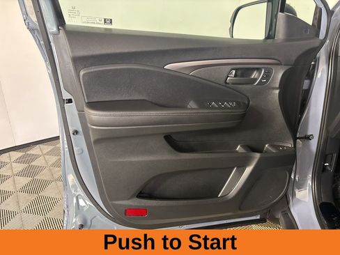 Used 2025 Honda Passport EX-L image 8