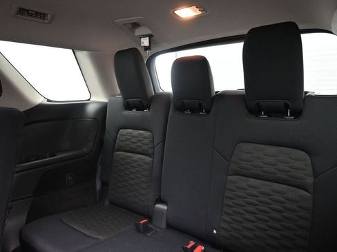 Used 2025 Nissan Pathfinder SV FWD image 26