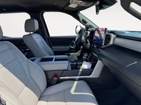 New 2025 Toyota Tundra Limited image 15