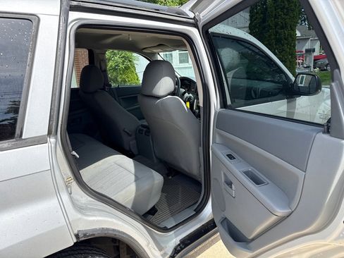 Used 2006 Jeep Grand Cherokee Laredo AWD/4WD image 13