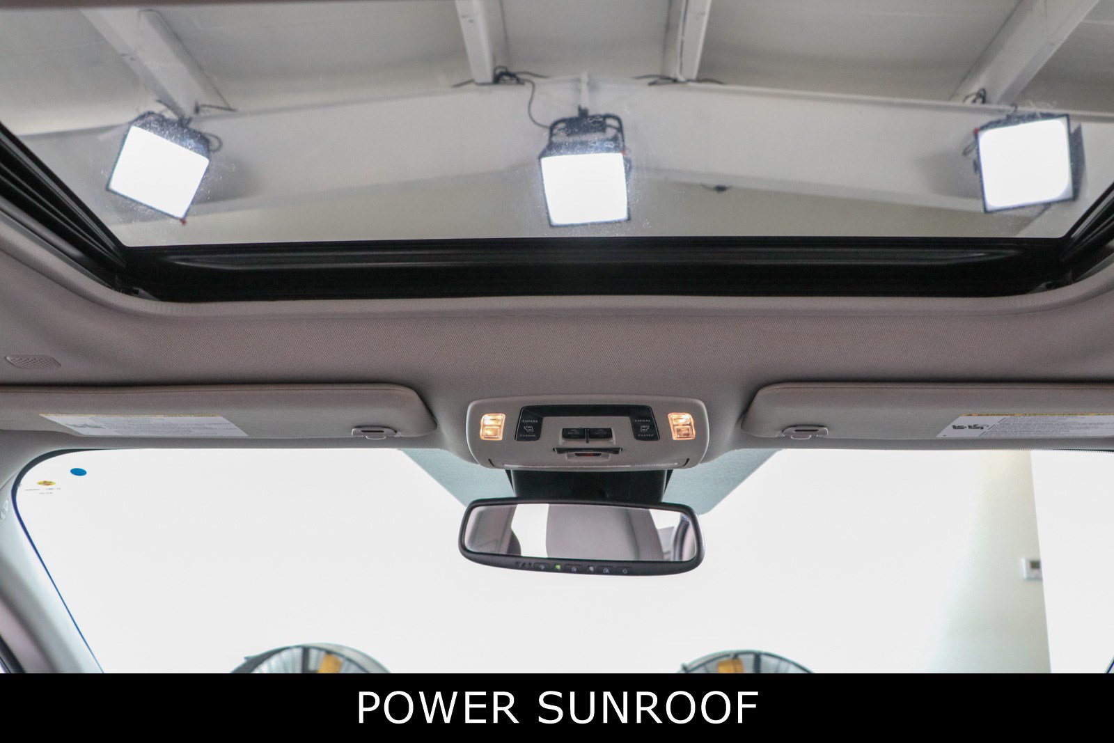 Used 2021 Toyota Sienna LE w/ LE Plus Package FWD image 21