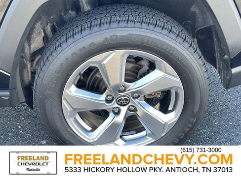 Used 2021 Toyota RAV4 Limited image 14