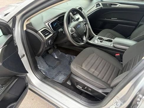Used 2020 Ford Fusion SE FWD image 13