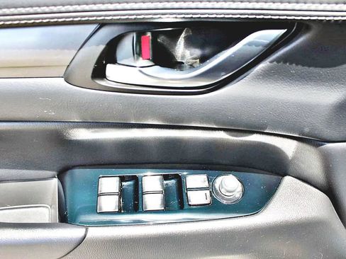 Used 2018 MAZDA CX-5 Touring image 10