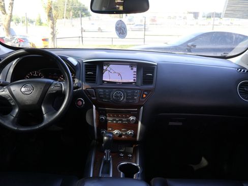 Used 2019 Nissan Pathfinder Platinum image 29