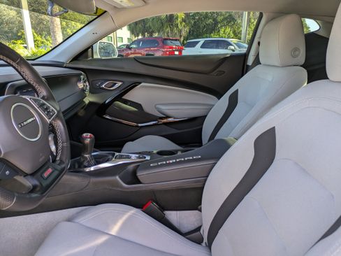 Used 2021 Chevrolet Camaro SS image 17