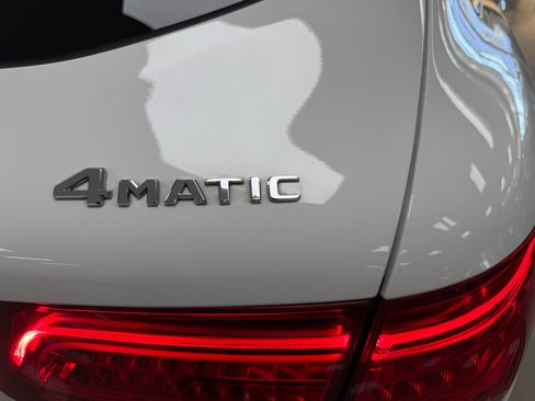 Used 2018 Mercedes-Benz GLC 300 4MATIC image 33