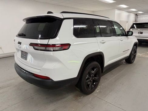 New 2025 Jeep Grand Cherokee L Laredo image 6