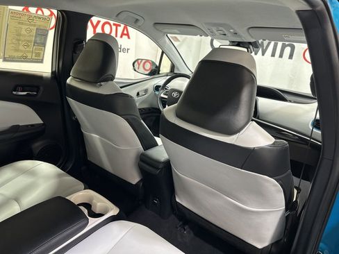 Used 2017 Toyota Prius Prime Advanced image 16