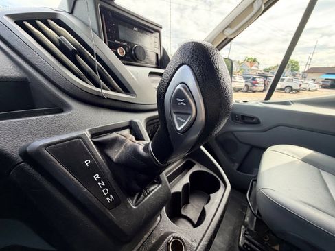 Used 2017 Ford Transit 250 130 Medium Roof RWD image 10