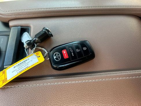 Certified 2024 Toyota Grand Highlander AWD Hybrid image 21