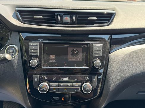 Used 2022 Nissan Rogue Sport SV FWD image 18