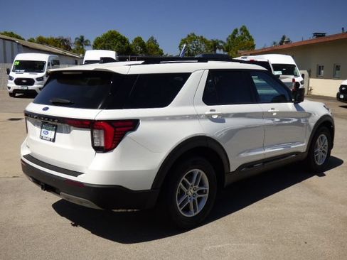 New 2026 Ford Explorer Active w/ Active Comfort Package RWD image 3
