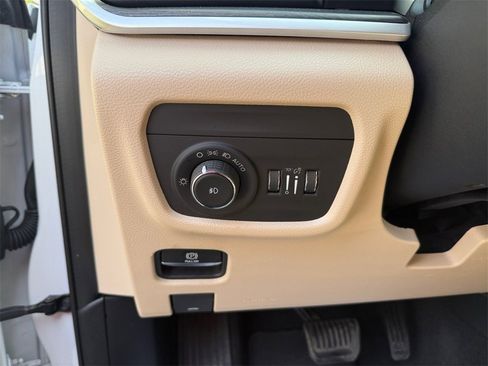 Certified 2022 Jeep Grand Cherokee L Limited image 18