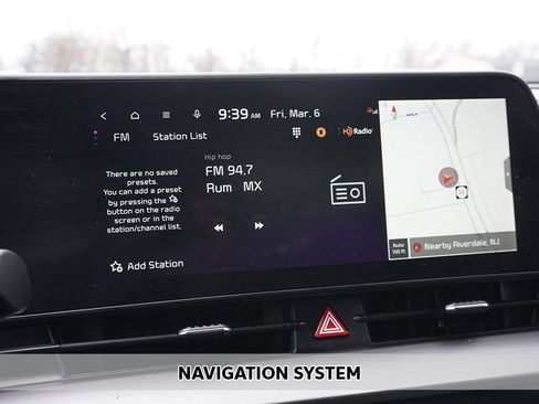 Used 2023 Kia Sportage EX image 3