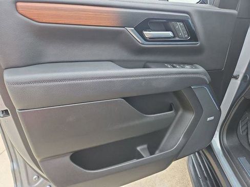 Used 2025 GMC Yukon XL Denali RWD image 22