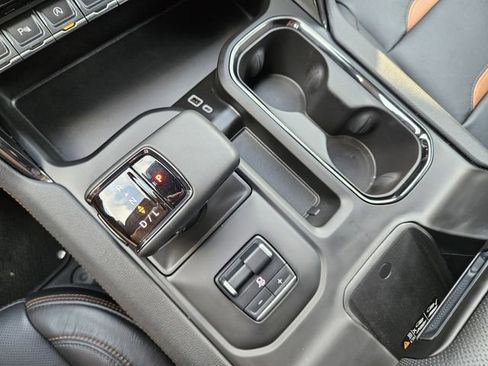 Used 2024 GMC Sierra 1500 AT4 w/ Technology Package AWD/4WD image 20
