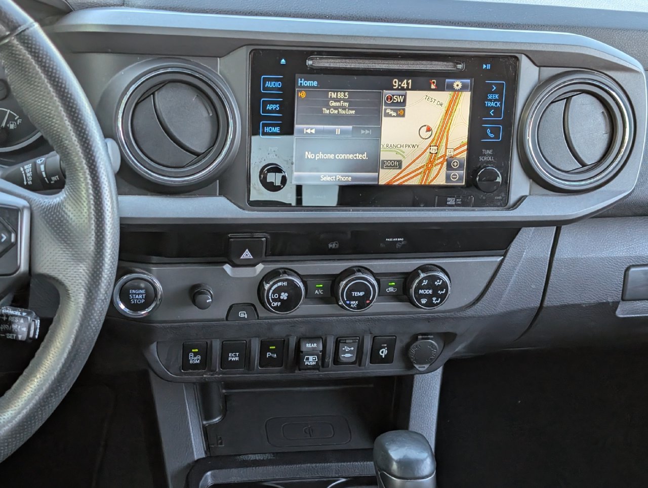 Used 2018 Toyota Tacoma TRD Sport w/ Technology Package RWD image 12