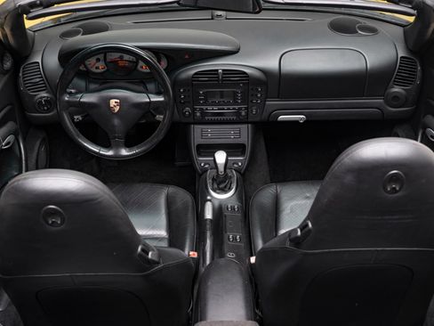 Used 2004 Porsche 911 Carrera 4S AWD/4WD image 2