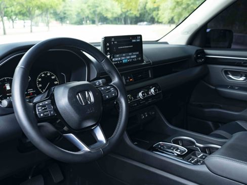 Used 2025 Honda Pilot Touring image 16