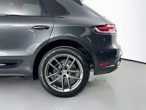 Certified 2026 Porsche Macan AWD/4WD image 12