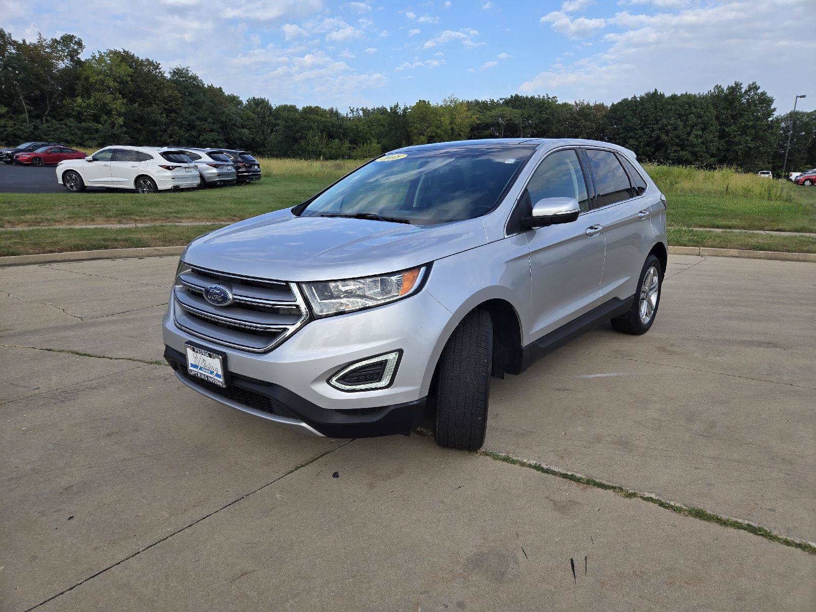 Used 2018 Ford Edge Titanium w/ Equipment Group 301A FWD image 4