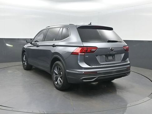 Used 2022 Volkswagen Tiguan SE image 3