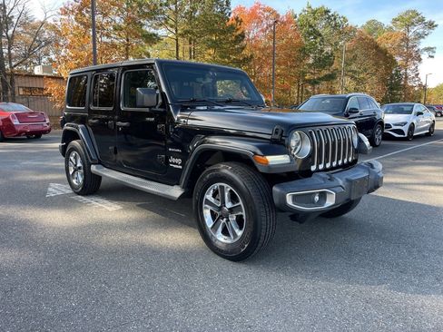 Used 2018 Jeep Wrangler Unlimited Sahara image 4