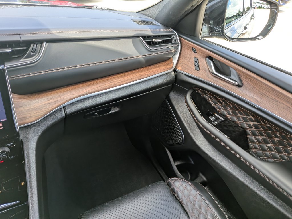 Used 2022 Jeep Grand Cherokee Summit w/ Adv Protech Group IV RWD image 18