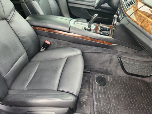 Used 2015 BMW 750Li RWD image 14