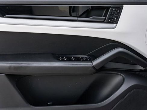 Used 2024 Porsche Cayenne S image 14