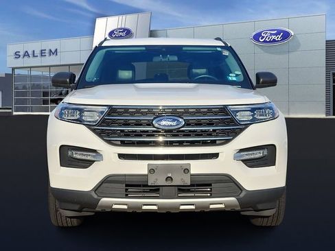 Certified 2022 Ford Explorer XLT w/ Equipment Group 202A AWD/4WD image 3