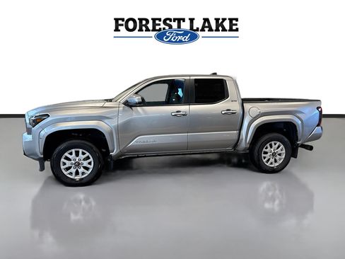 Certified 2024 Toyota Tacoma SR5 AWD/4WD image 4