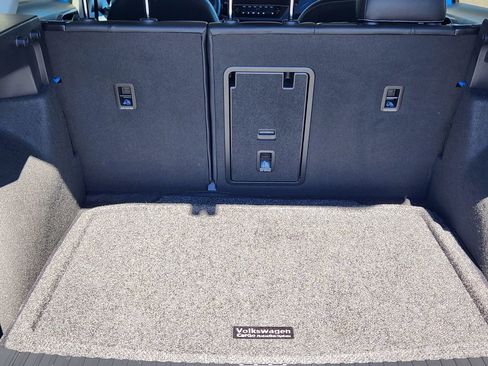 Used 2024 Volkswagen Taos SE image 20