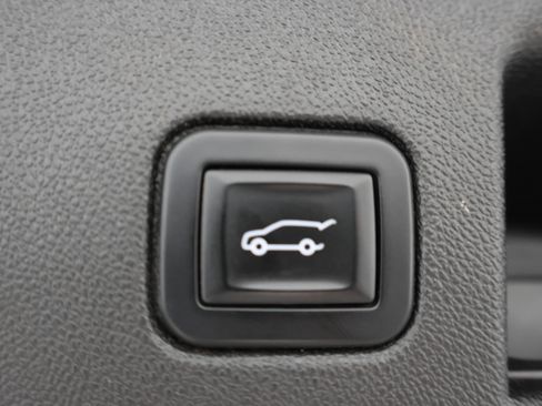 Used 2018 Chevrolet Equinox Premier AWD/4WD image 30