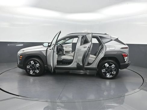 Used 2025 Hyundai Kona SEL AWD/4WD image 38