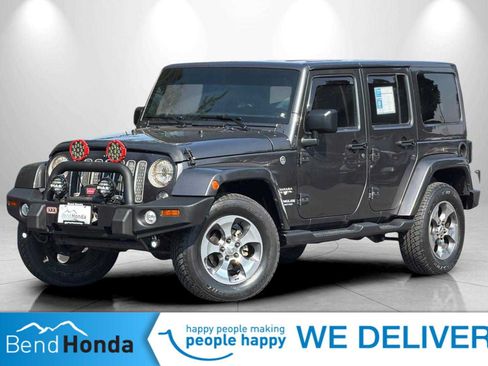 Used 2016 Jeep Wrangler Unlimited Sahara w/ Connectivity Group AWD/4WD image 1