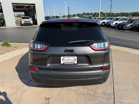 Used 2021 Jeep Cherokee Latitude Plus FWD image 8