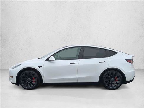 Used 2023 Tesla Model Y Performance image 9