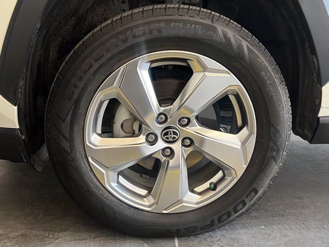Used 2021 Toyota RAV4 Limited AWD/4WD image 9