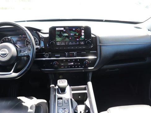 Used 2023 Nissan Pathfinder SL AWD/4WD image 16
