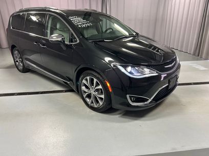 Used 2017 Chrysler Pacifica Limited