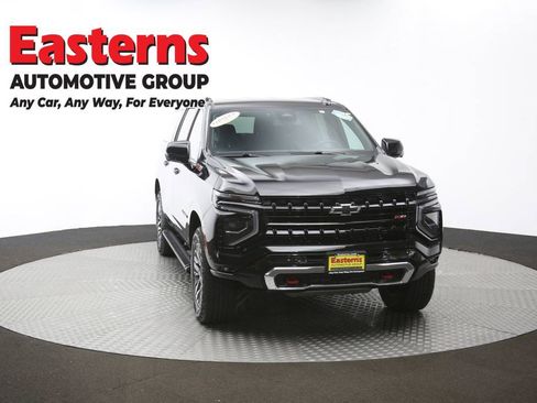 Used 2025 Chevrolet Suburban Z71 image 54