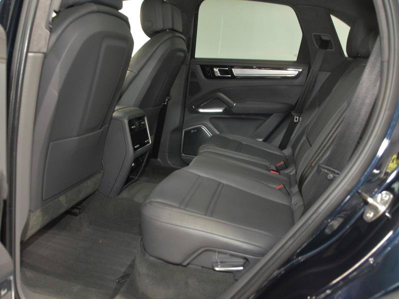 Used 2019 Porsche Cayenne Turbo AWD/4WD image 32