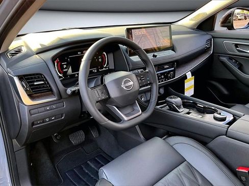 New 2026 Nissan Rogue Platinum image 7