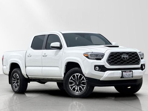 Used 2021 Toyota Tacoma TRD Sport w/ Technology Package image 1